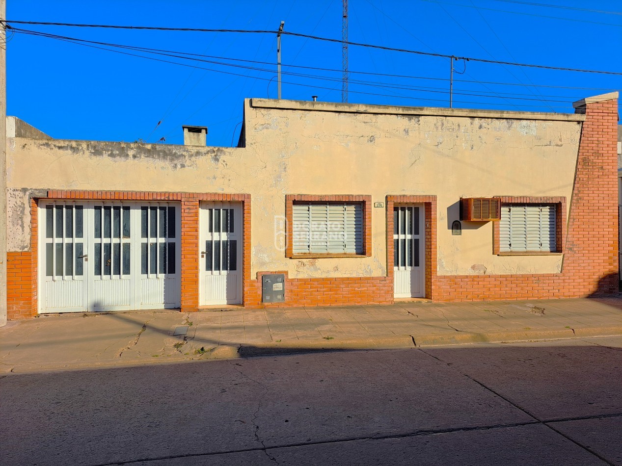 LOTE IDEAL + CASA A RECICLAR / EN PLENO BARRIO PROGRESO!