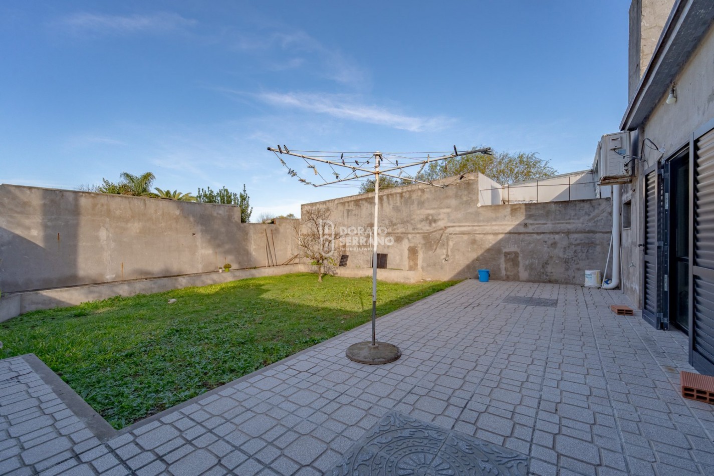 CASA NUEVA! AREA RESIDENCIAL!