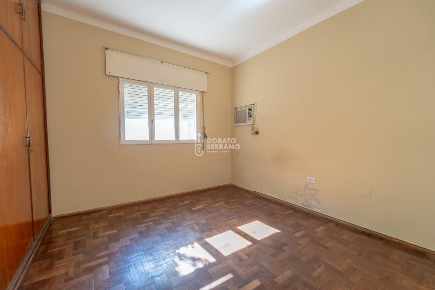 SOBRIA & ELEGANTE & RESIDENCIAL