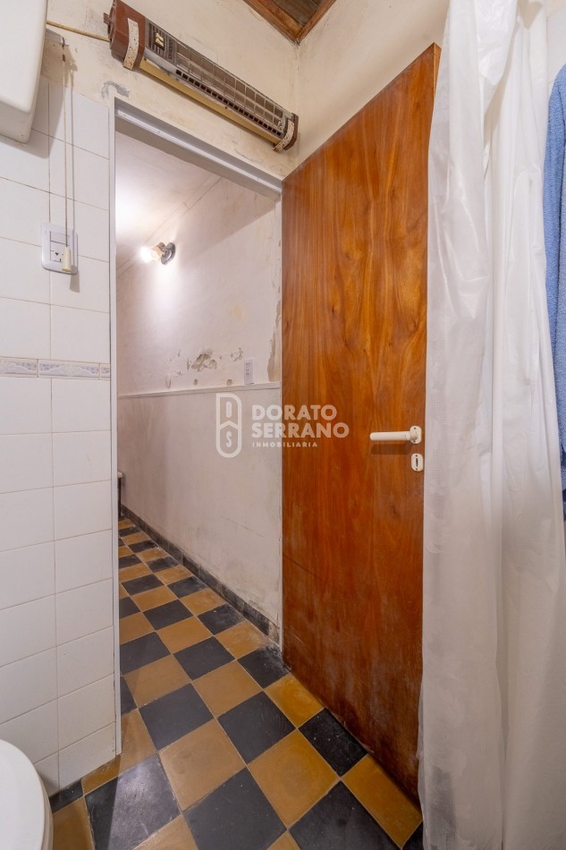 CASA EN ESQUINA / TODOS LOS SERVICIOS!