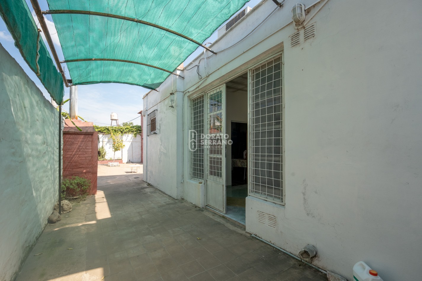 OPERATIVA! A MTS. DE AVENIDA! TODOS LOS SERVICIOS.