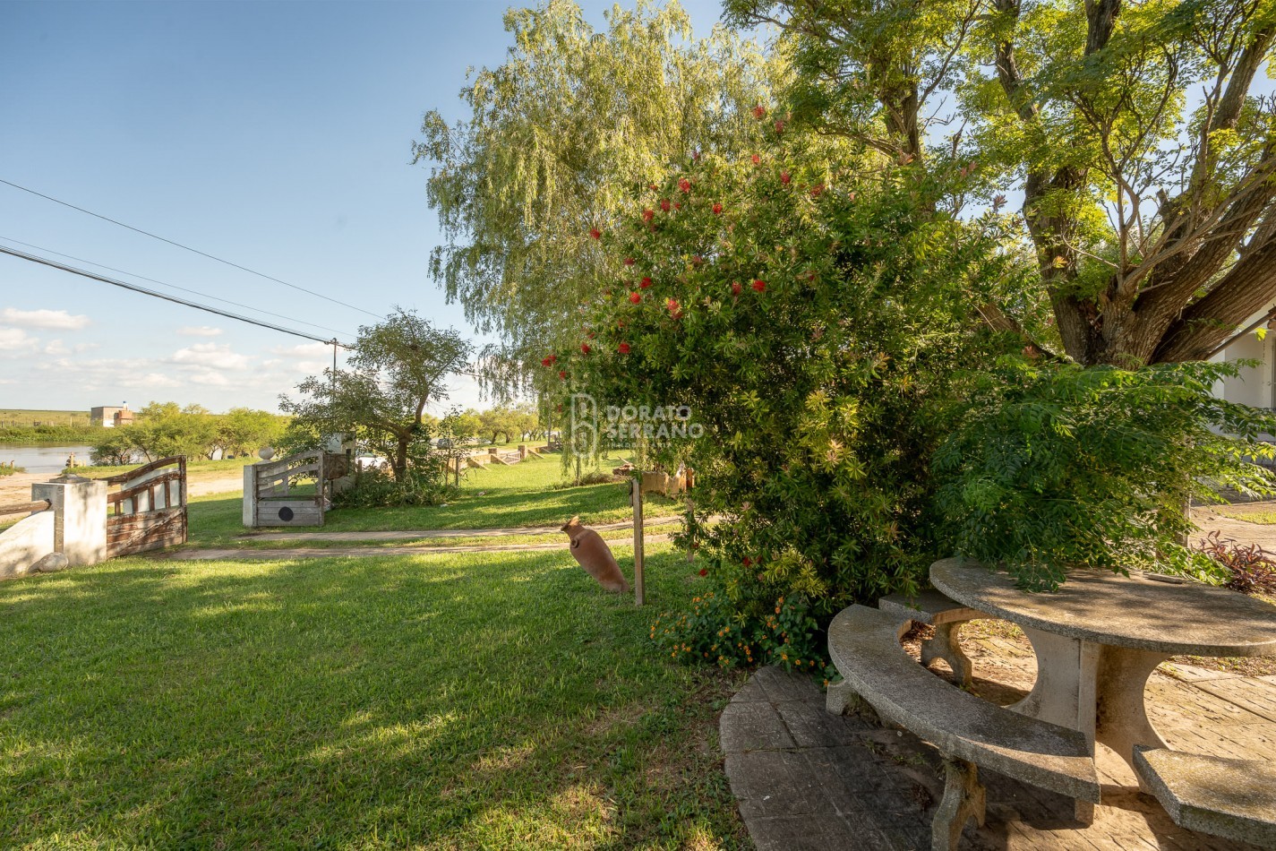 CASA EN EL RIO! GRANDIOSA! BARRIO BASUALDO!