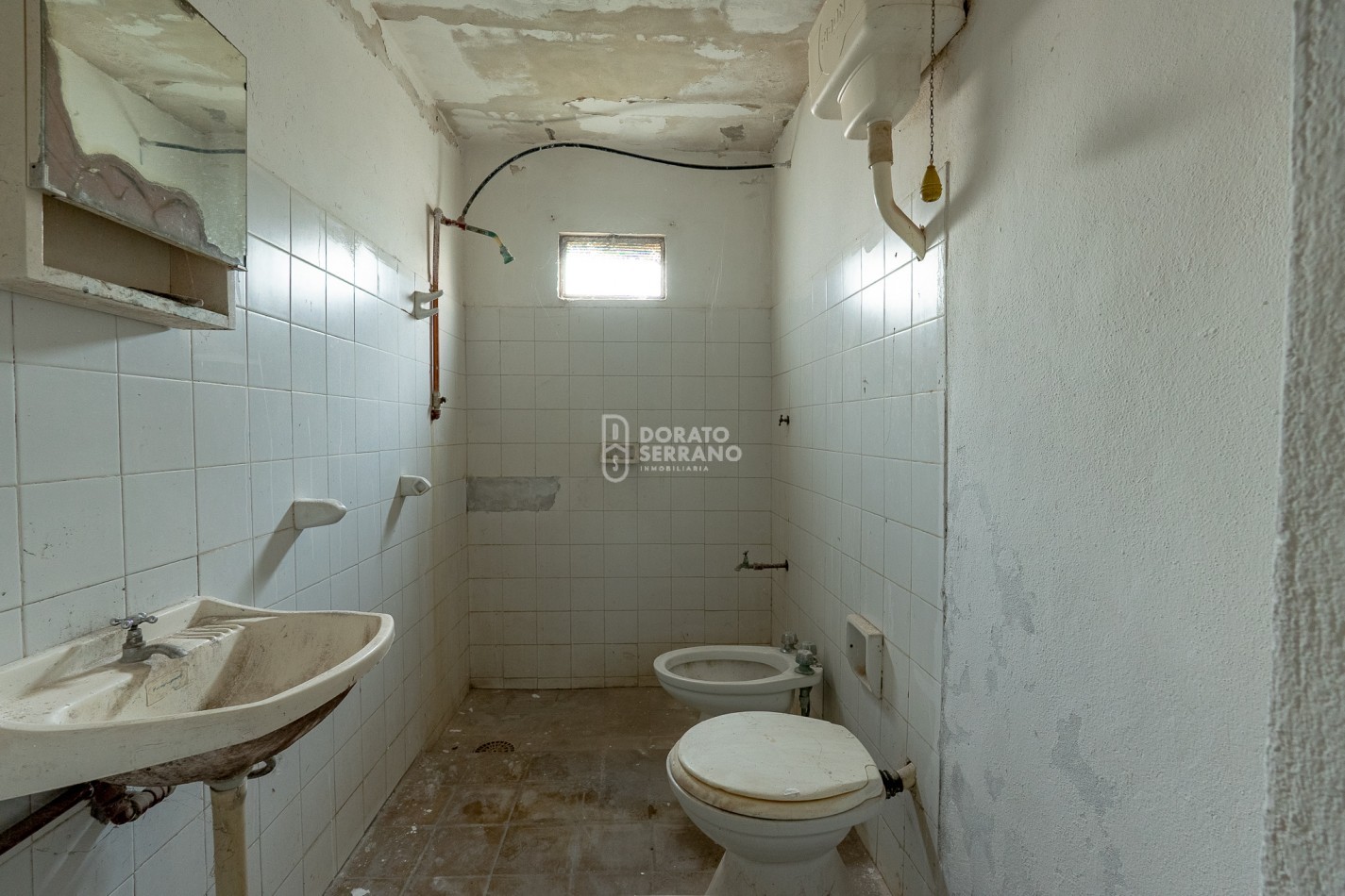 LOTE 10X45 +TODOS LOS SERVICIOS + PLUS CONSTRUCCION A RECICLAR.