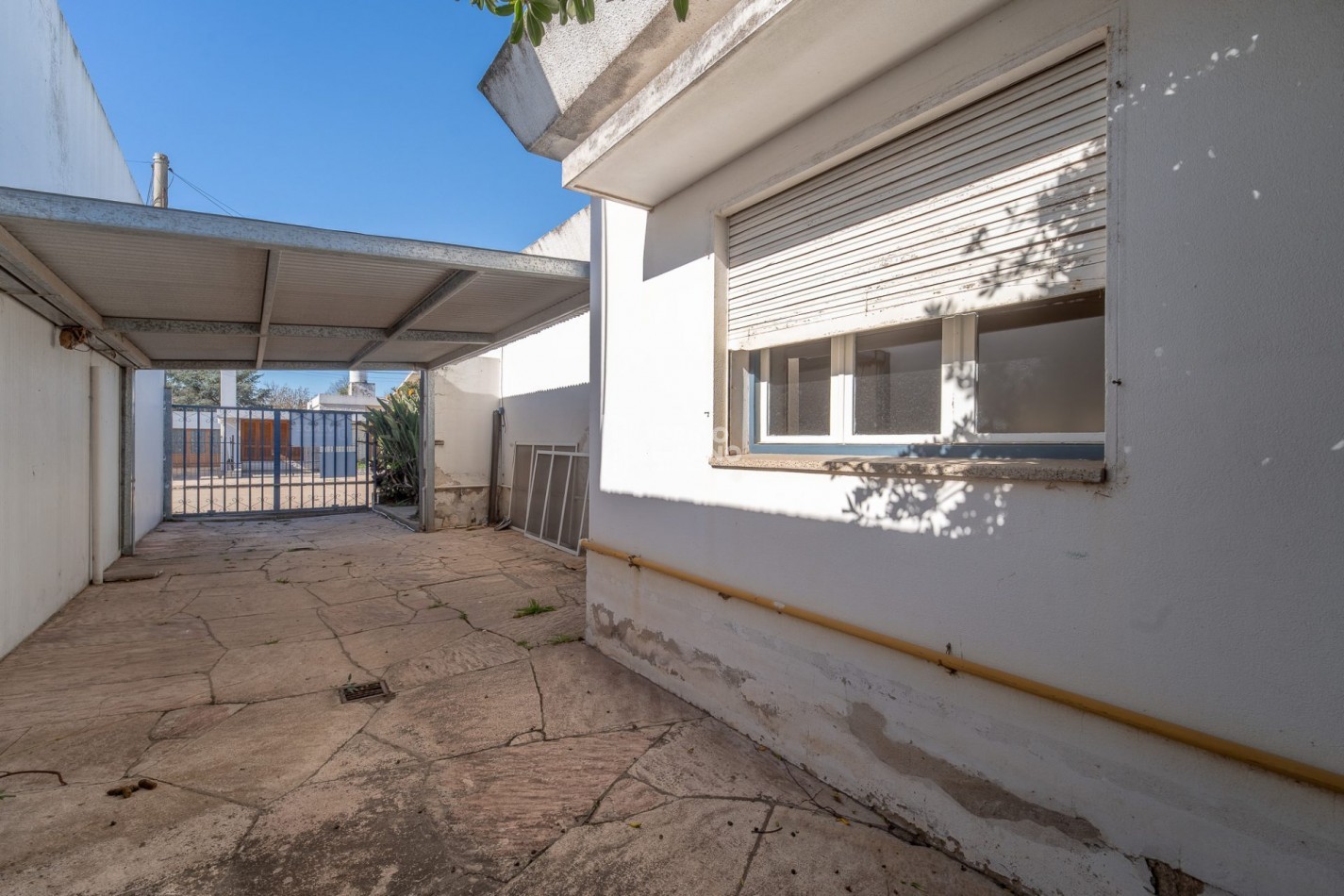 SOBRIA & ELEGANTE & RESIDENCIAL