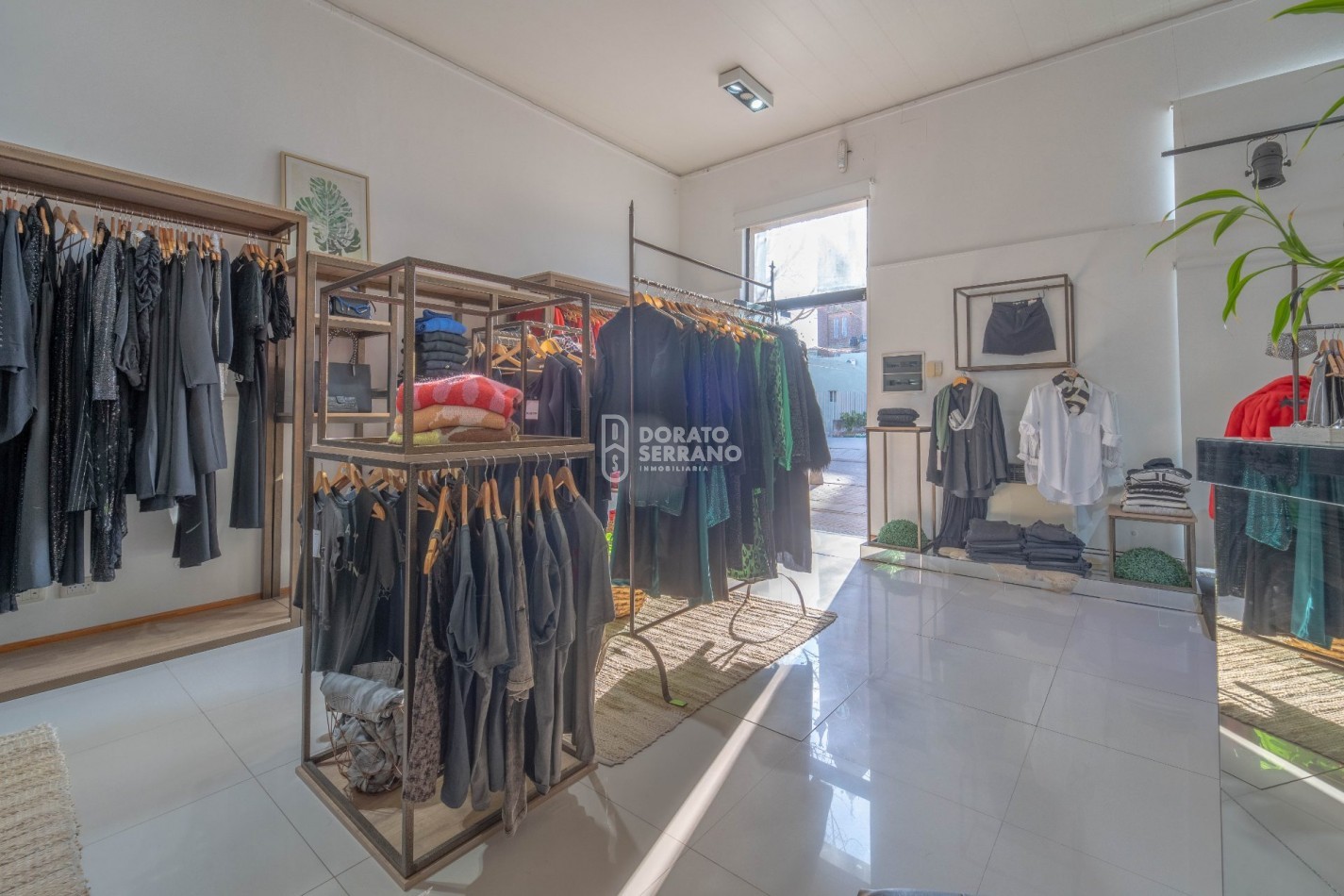 LOCAL + OFICINAS + LOTE 10X50 / MICROCENTRO!