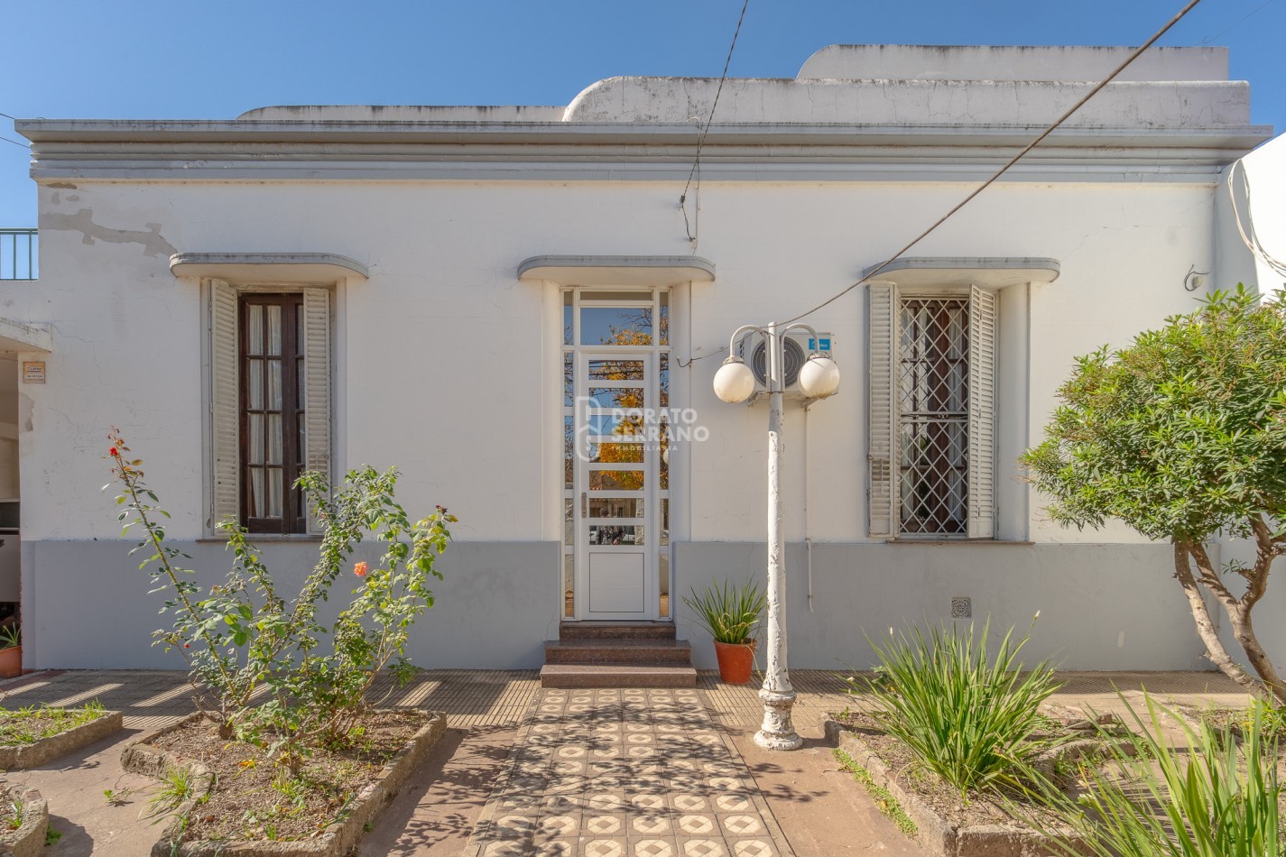 CASA PARA SIEMPRE! NOBLEZA Y CALIDEZ & PLENO CENTRO!