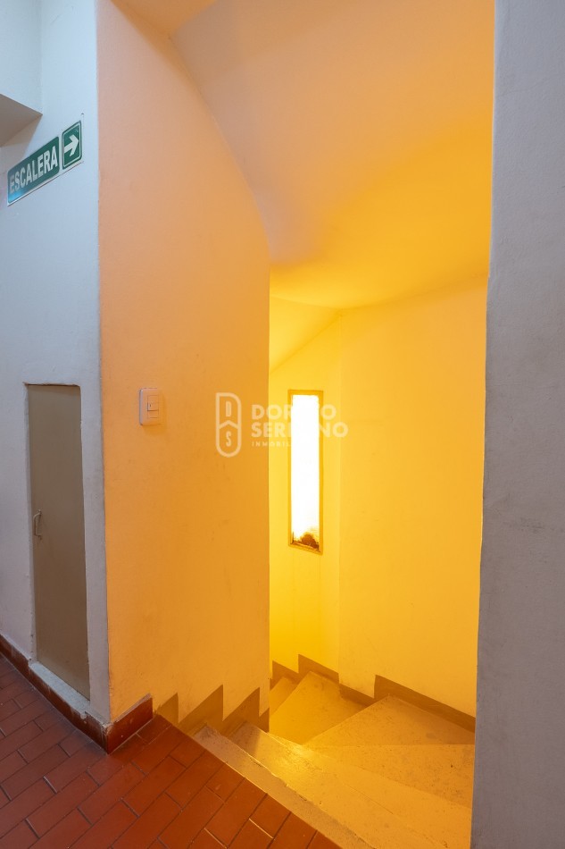 DEPTO. 2 DORMITORIOS! IMPECABLE! SOBRE AVENIDA J. NEWBERY!