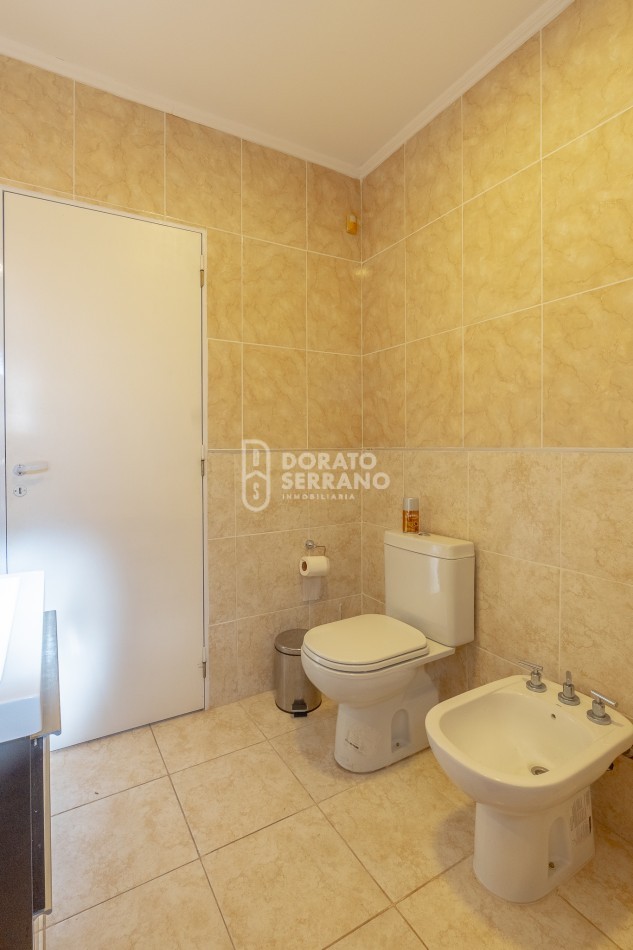 EXTRAORDINARIA! BARRIO GALVEZ - LAGUNA DE LOTTO.