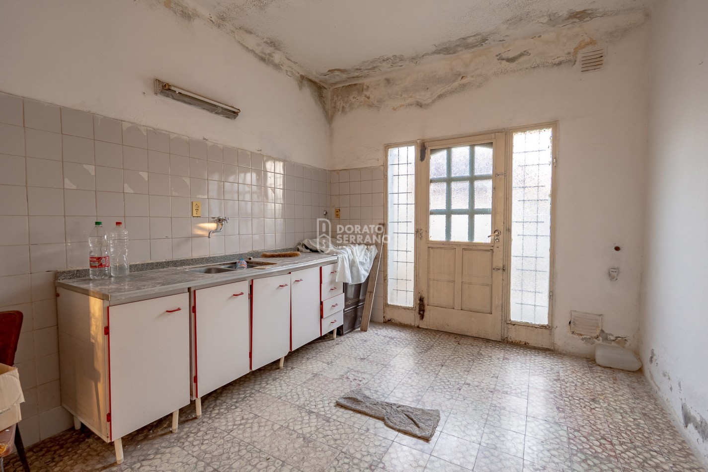 LOTE 10X45 +TODOS LOS SERVICIOS + PLUS CONSTRUCCION A RECICLAR.