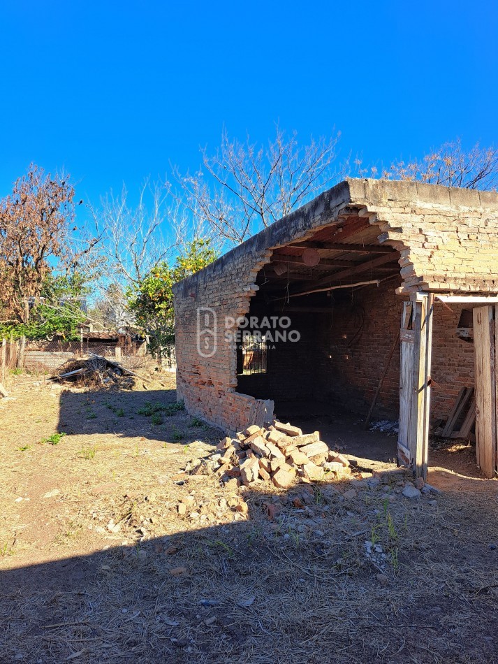 LOTE 10X45 +TODOS LOS SERVICIOS + PLUS CONSTRUCCION A RECICLAR.