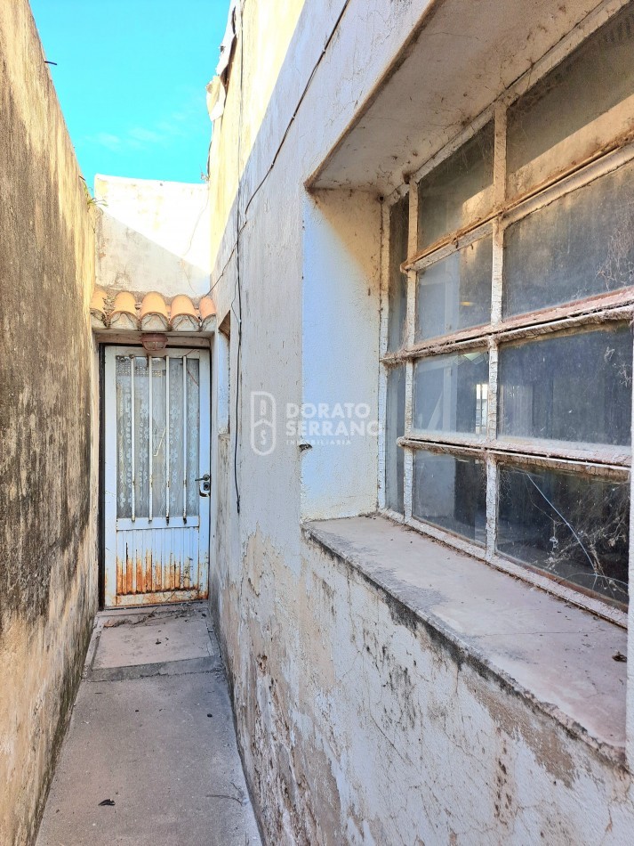 LOTE + CASA A RECICLAR -