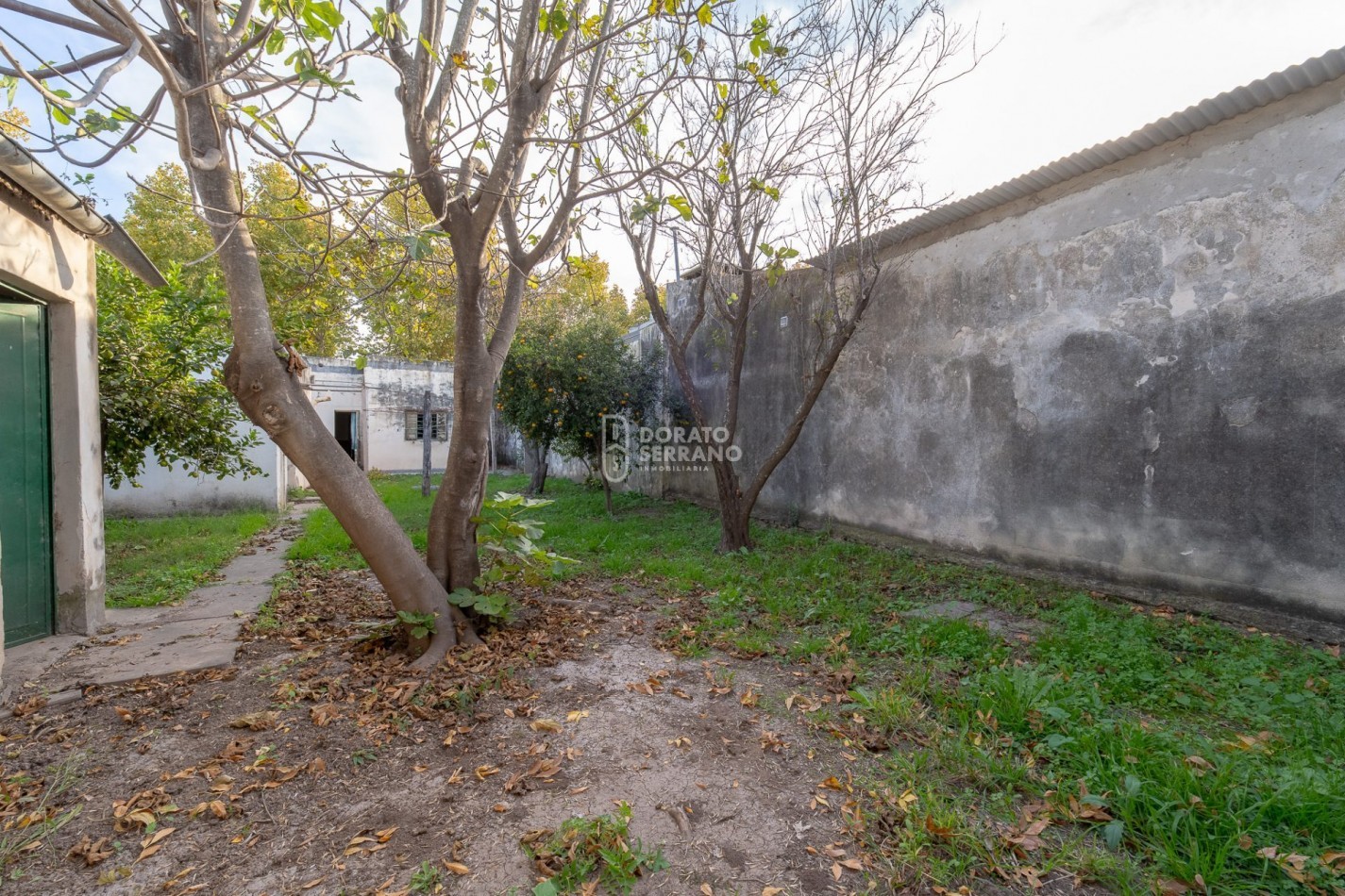 CASA A RECICLAR + LOTE PASANTE! 2 FRENTES!