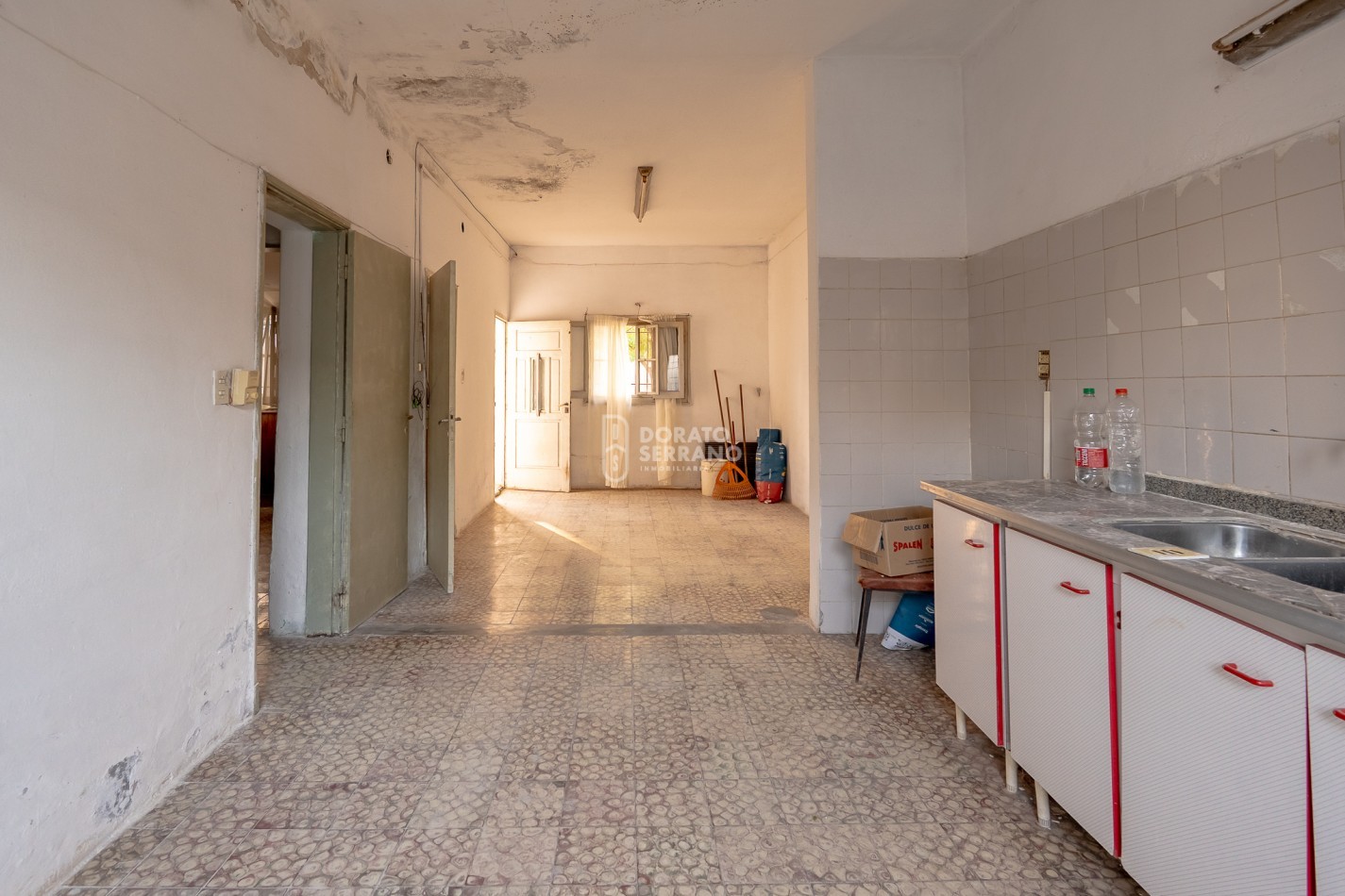 LOTE 10X45 +TODOS LOS SERVICIOS + PLUS CONSTRUCCION A RECICLAR.