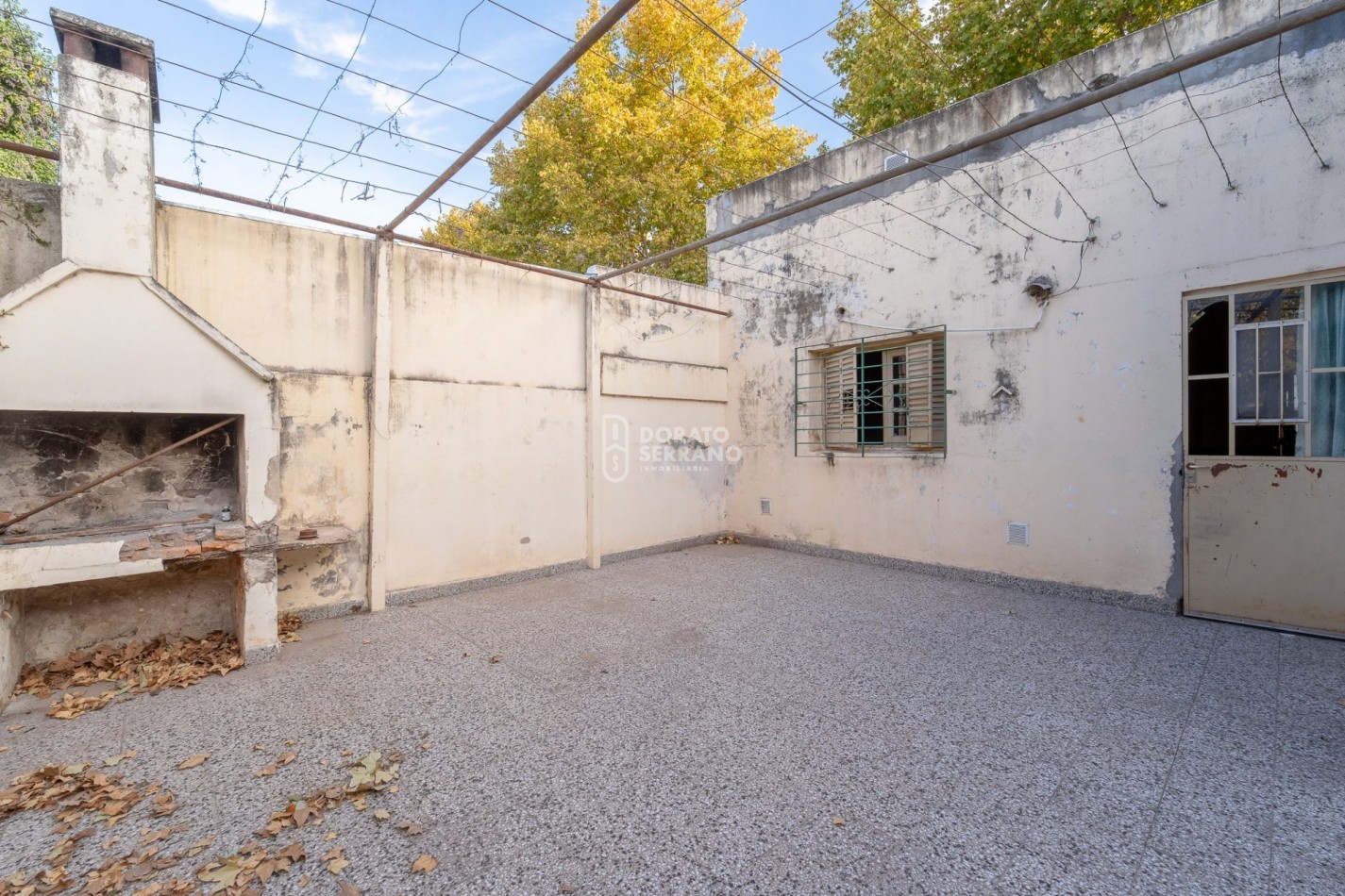 CASA A RECICLAR + LOTE PASANTE! 2 FRENTES!