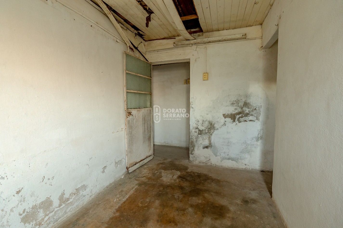 LOTE 10X45 +TODOS LOS SERVICIOS + PLUS CONSTRUCCION A RECICLAR.
