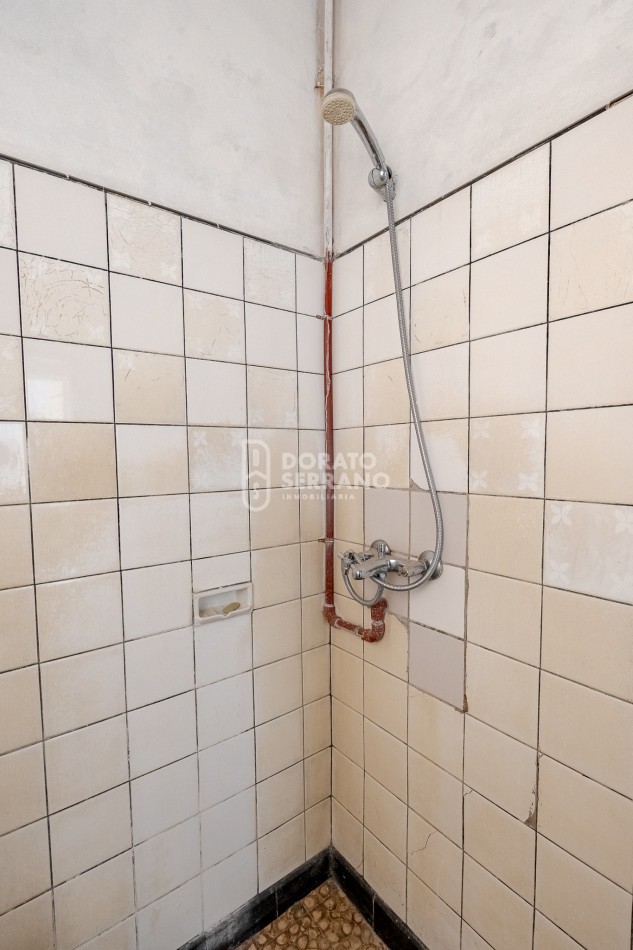 LOTE 10X45 +TODOS LOS SERVICIOS + PLUS CONSTRUCCION A RECICLAR.