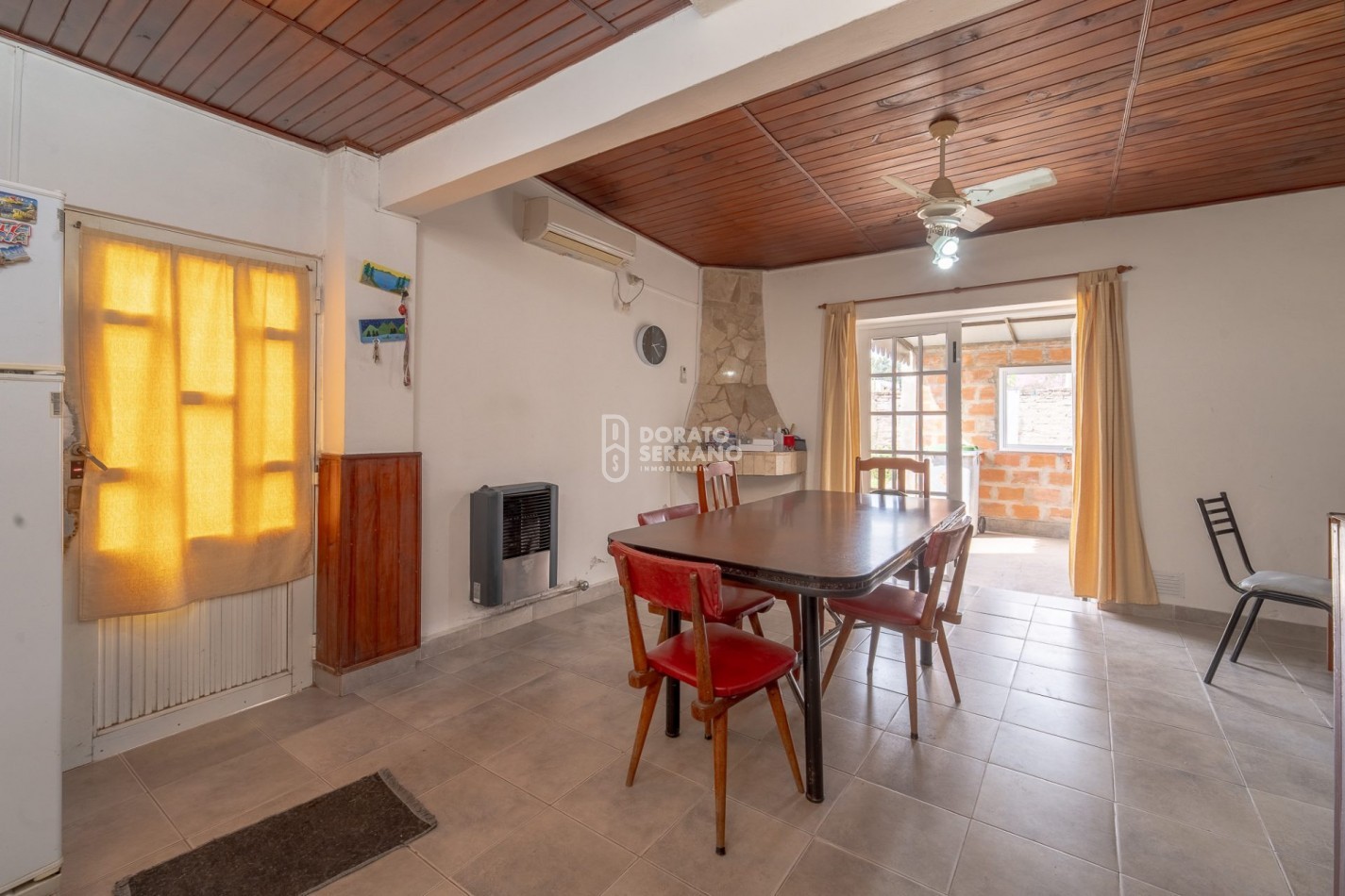 CASA EN ESQUINA / TODOS LOS SERVICIOS!