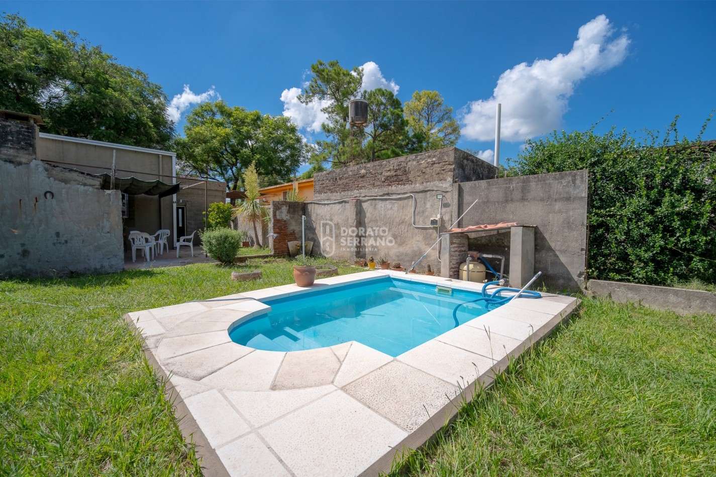 LISTA PARA HABITAR! TODOS LOS SERVICIOS! SOBRE AVDA!