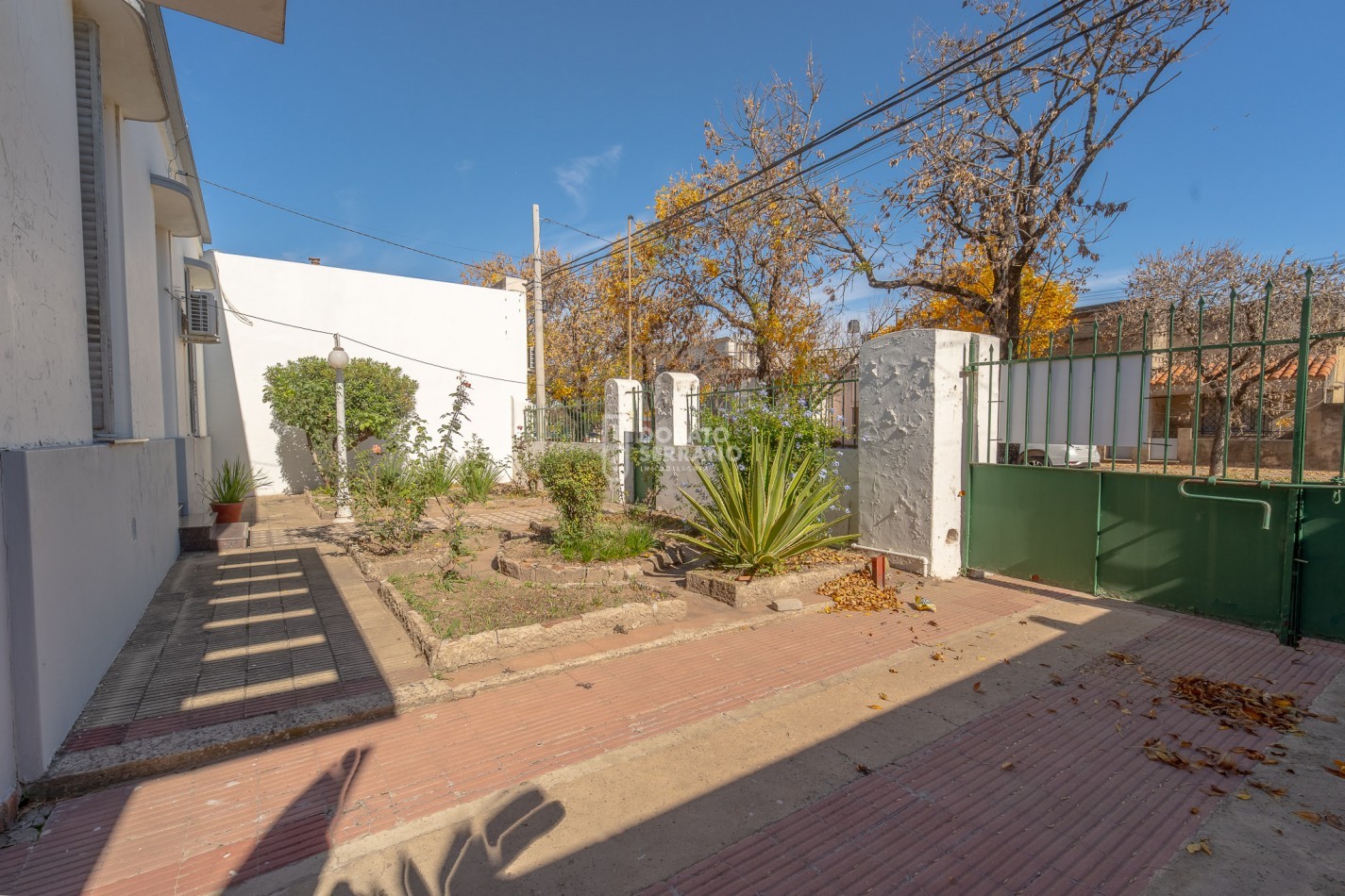 CASA PARA SIEMPRE! NOBLEZA Y CALIDEZ & PLENO CENTRO!