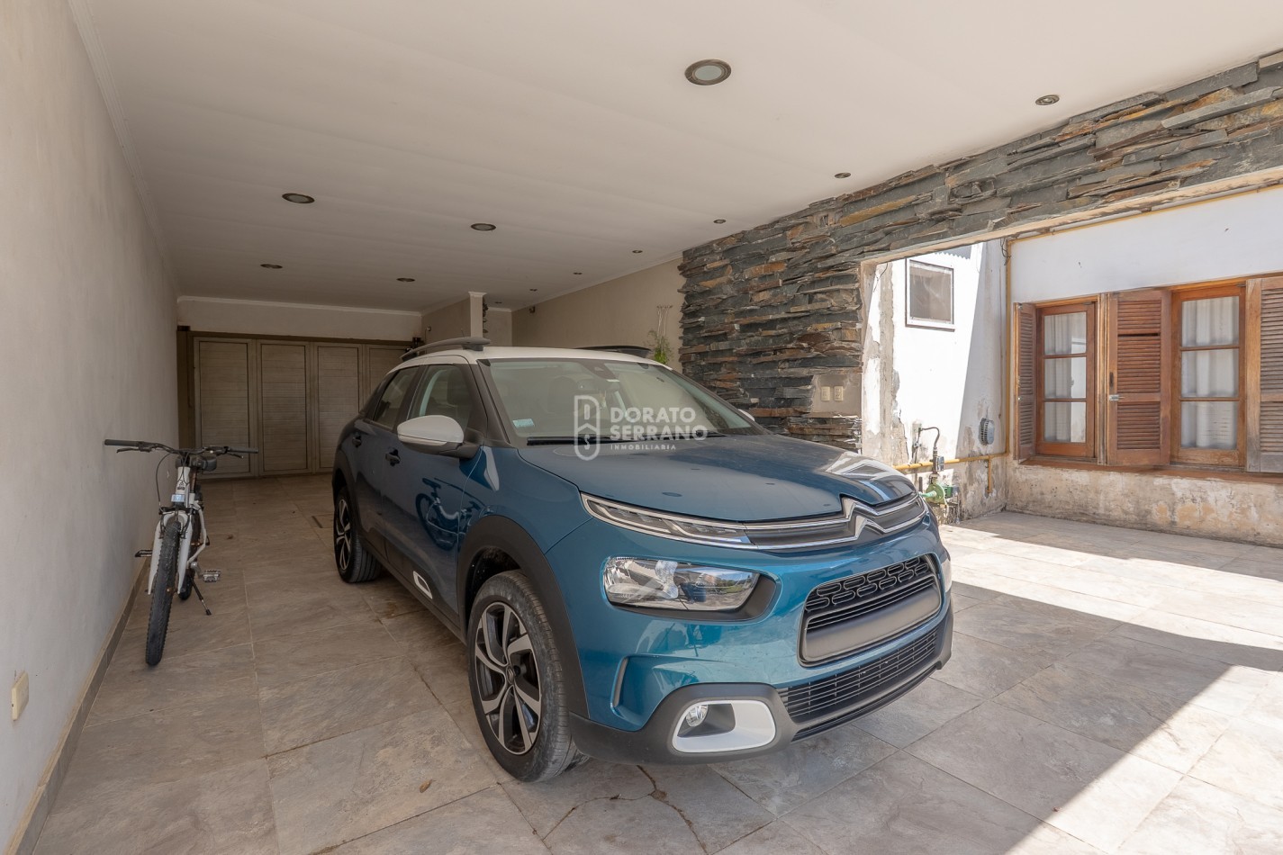 ESTILO & AMENITIES + LOTE XL / EXTRAORDINARIO! 