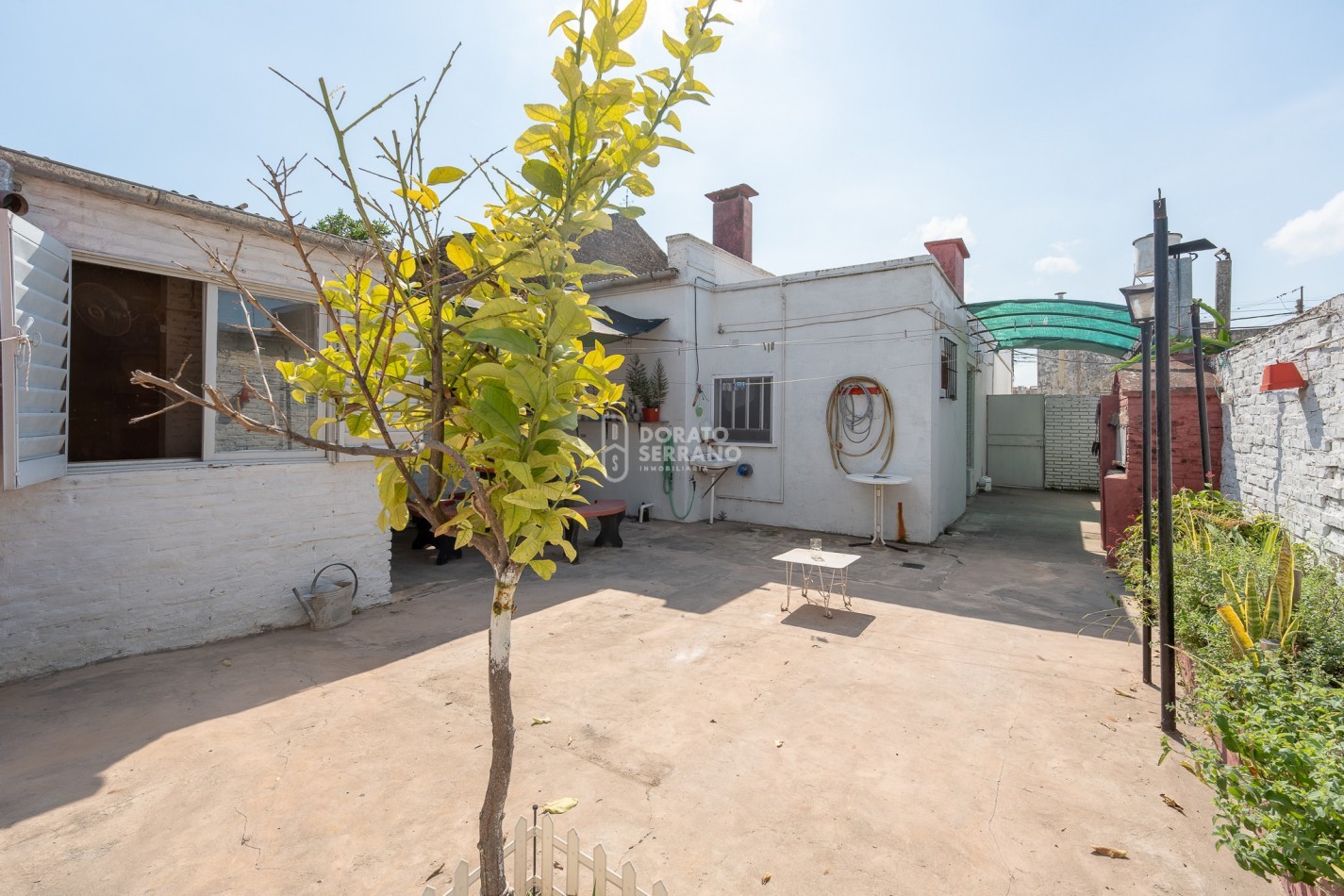 OPERATIVA! A MTS. DE AVENIDA! TODOS LOS SERVICIOS.