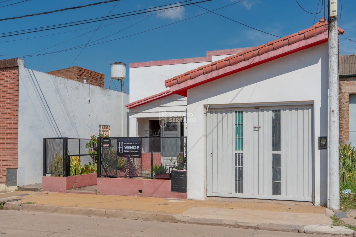 OPERATIVA! A MTS. DE AVENIDA! TODOS LOS SERVICIOS.