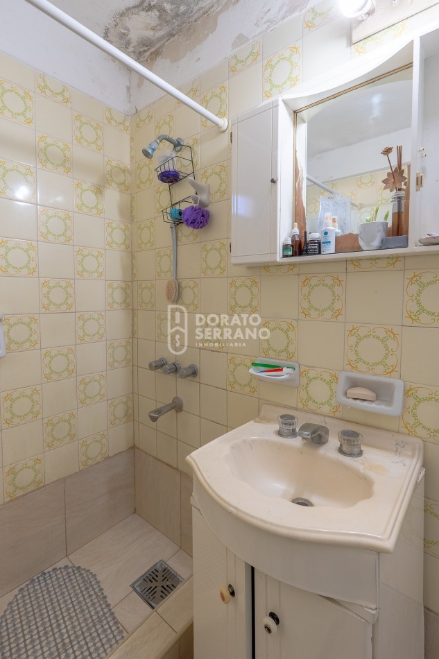 DEPTO. 2 DORMITORIOS! IMPECABLE! SOBRE AVENIDA J. NEWBERY!