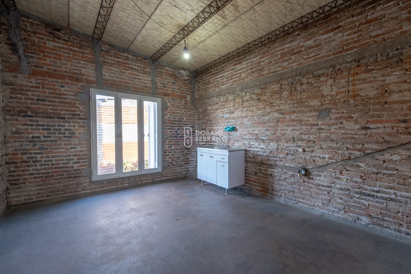 LOTE EN ESQUINA + CASA A TERMINAR! - AREA RESIDENCIAL!