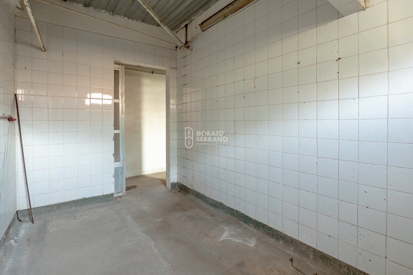 LOTE 10X45 +TODOS LOS SERVICIOS + PLUS CONSTRUCCION A RECICLAR.
