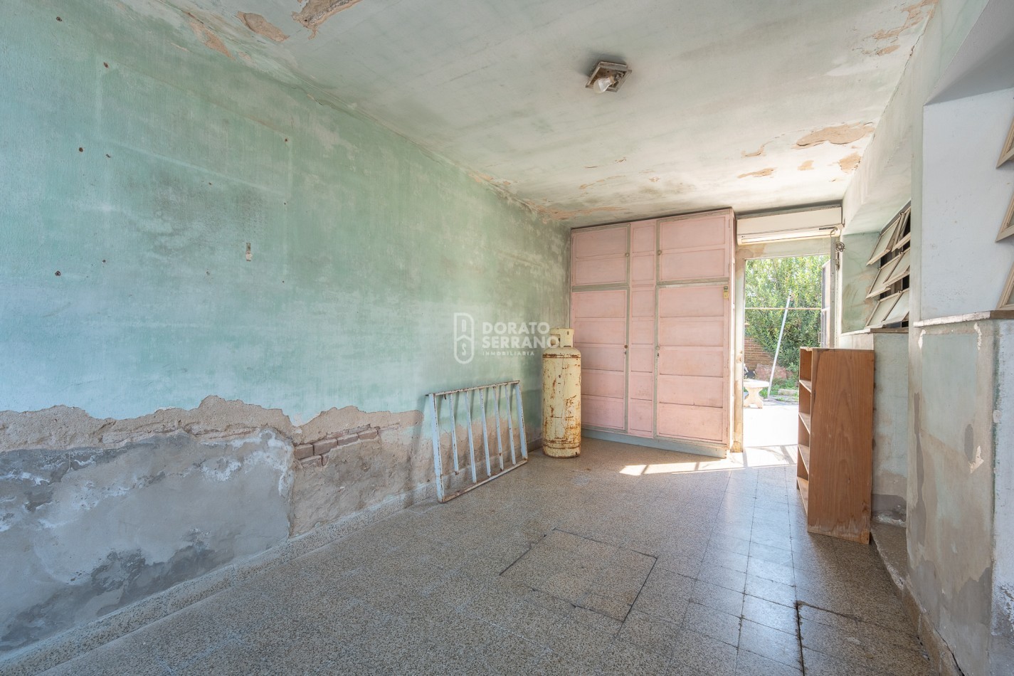 CASA EN ESQUINA! GRAN UBICACION!