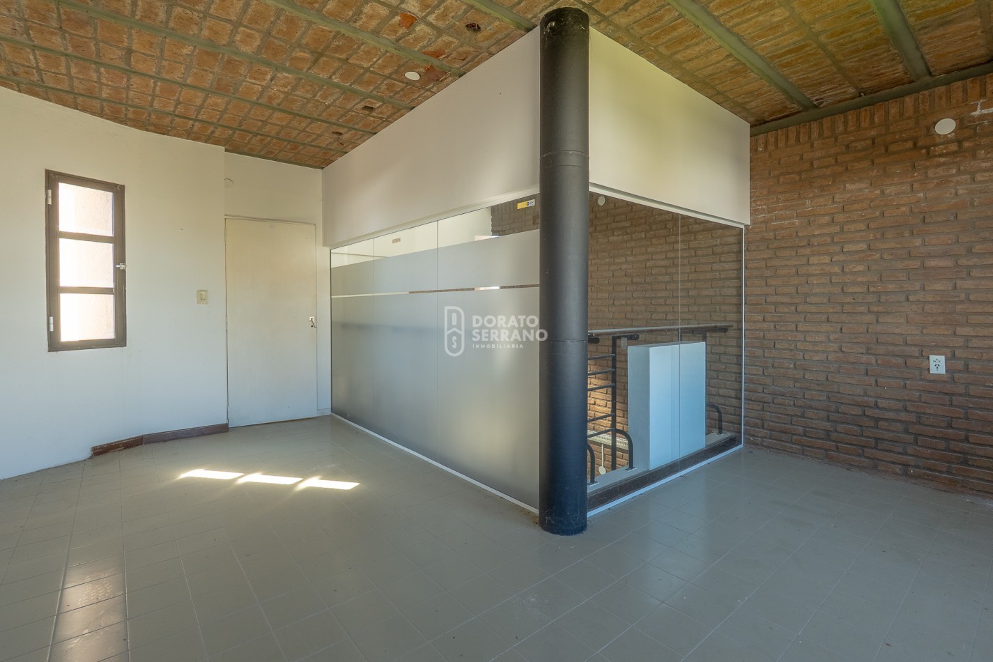 LOCAL & CONSULTORIO & OFICINA! O DEPTO!!!