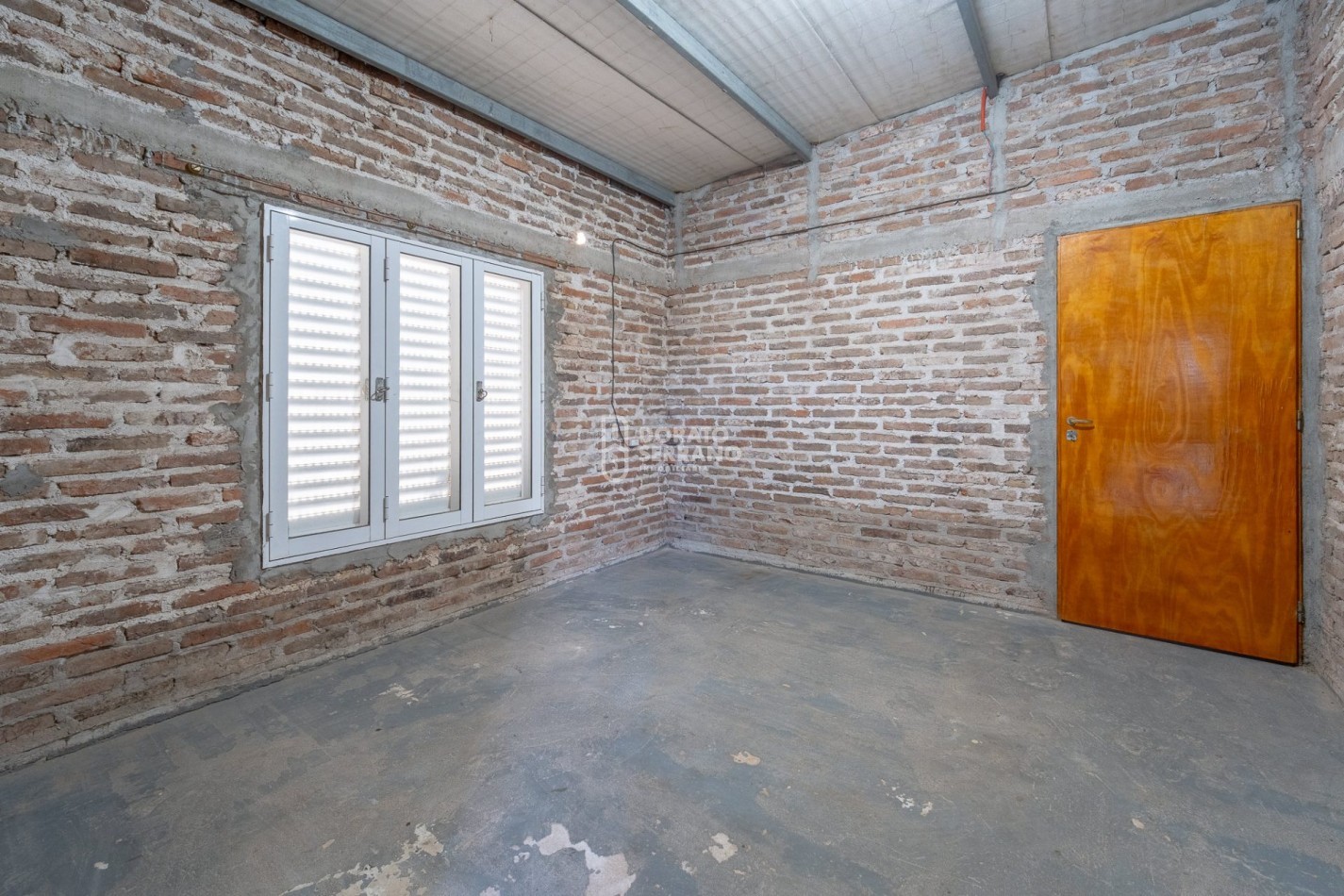 LOTE EN ESQUINA + CASA A TERMINAR! - AREA RESIDENCIAL!