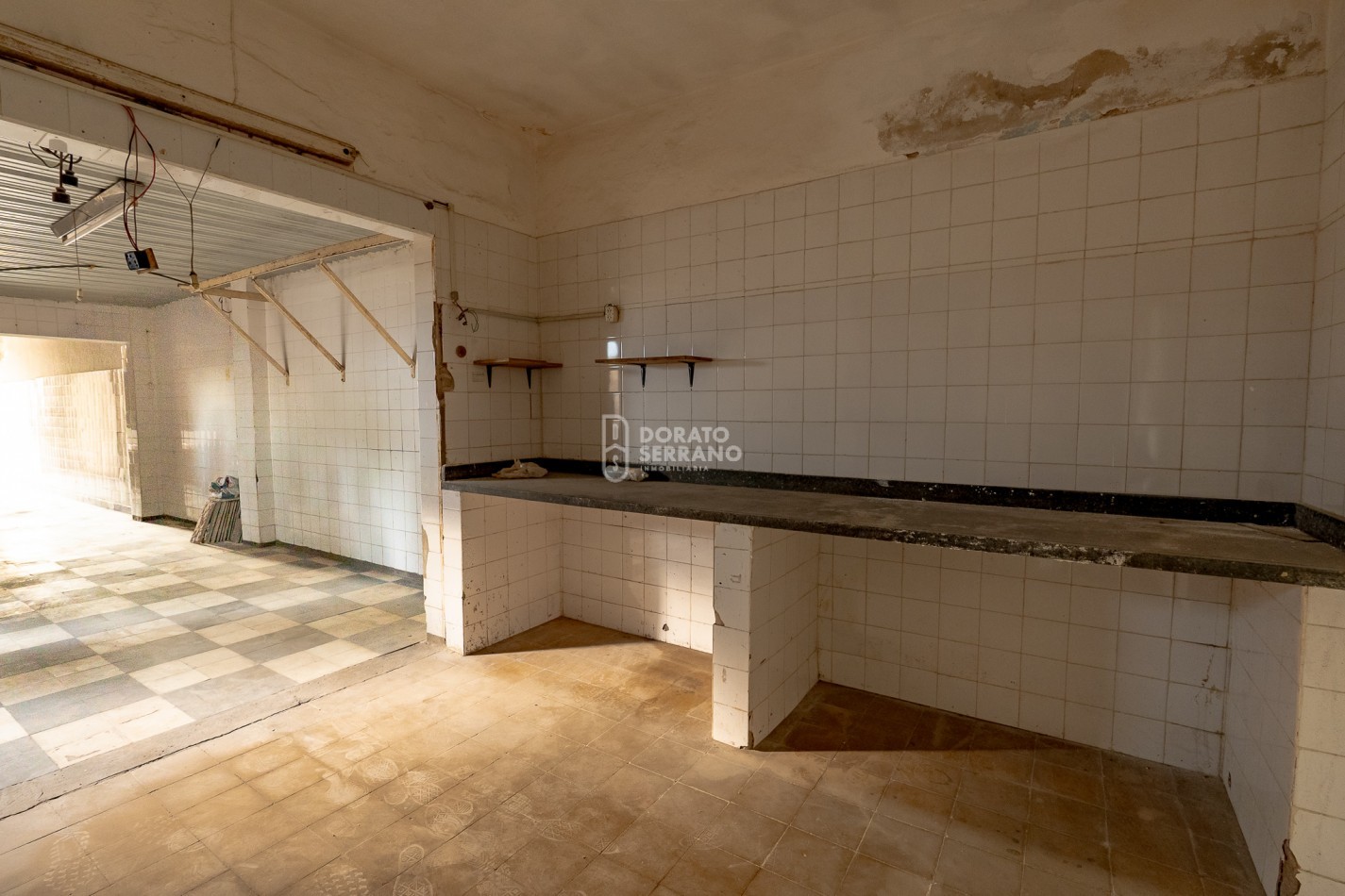 LOTE 10X45 +TODOS LOS SERVICIOS + PLUS CONSTRUCCION A RECICLAR.