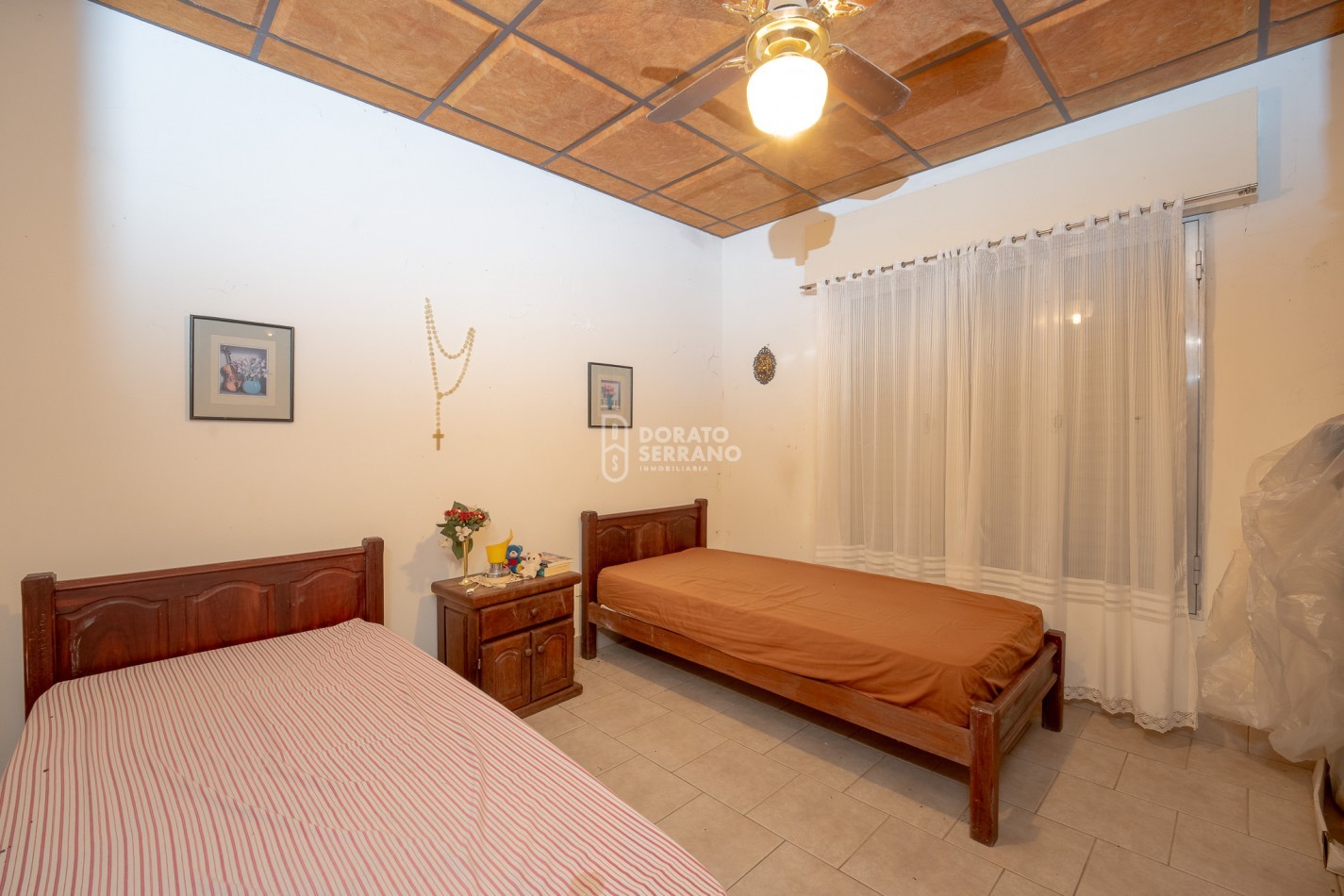 CASA EN EL RIO! GRANDIOSA! BARRIO BASUALDO!