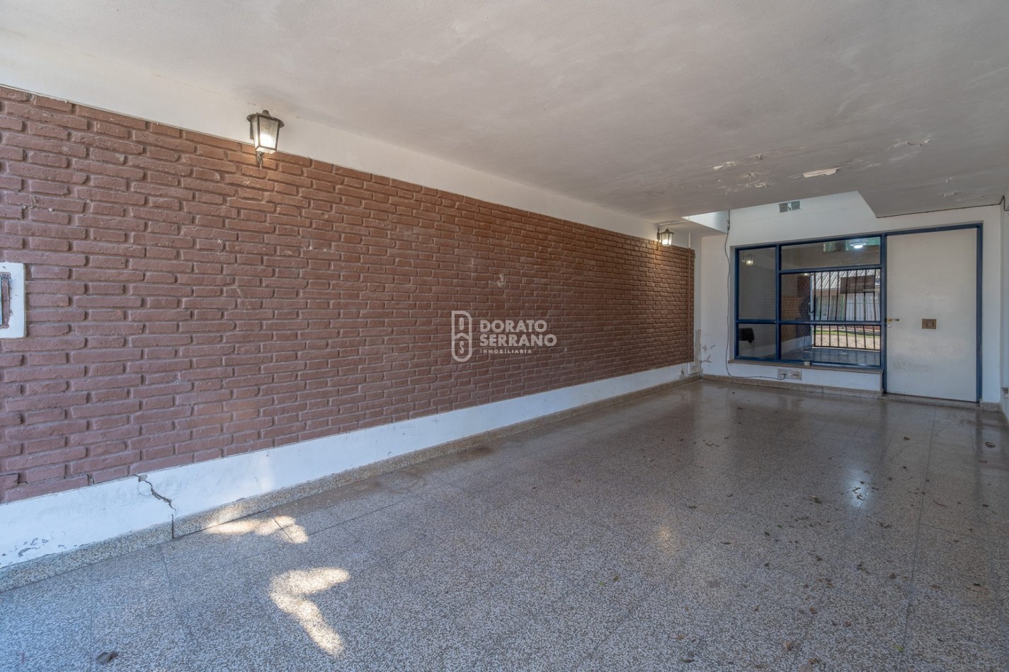 SOBRIA & ELEGANTE & RESIDENCIAL