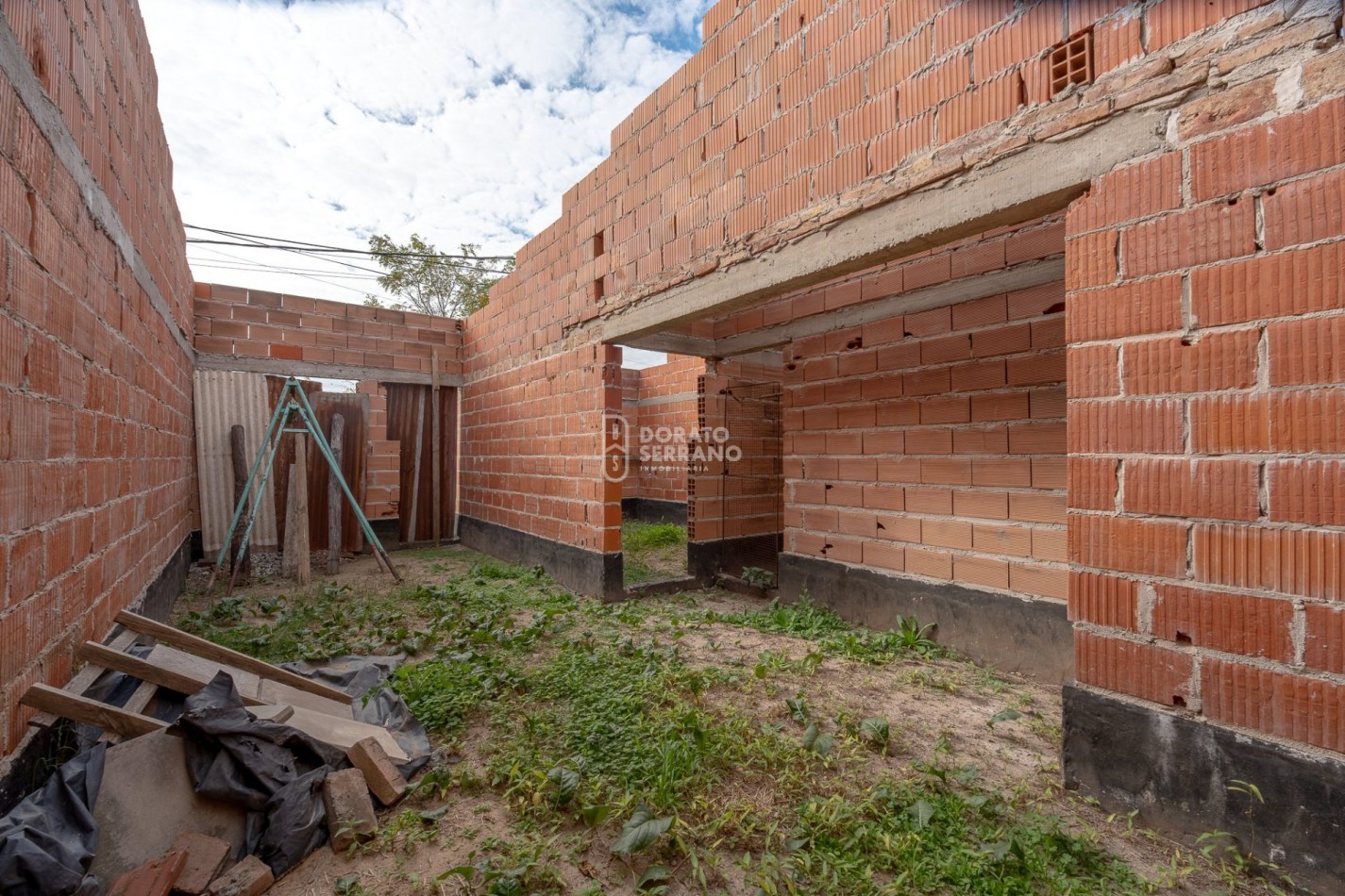 LOTE + CASA A TERMINAR! 