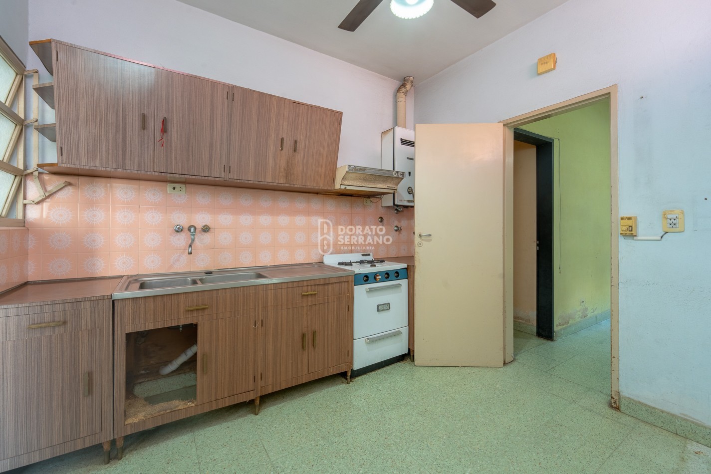 CASA EN ESQUINA! GRAN UBICACION!