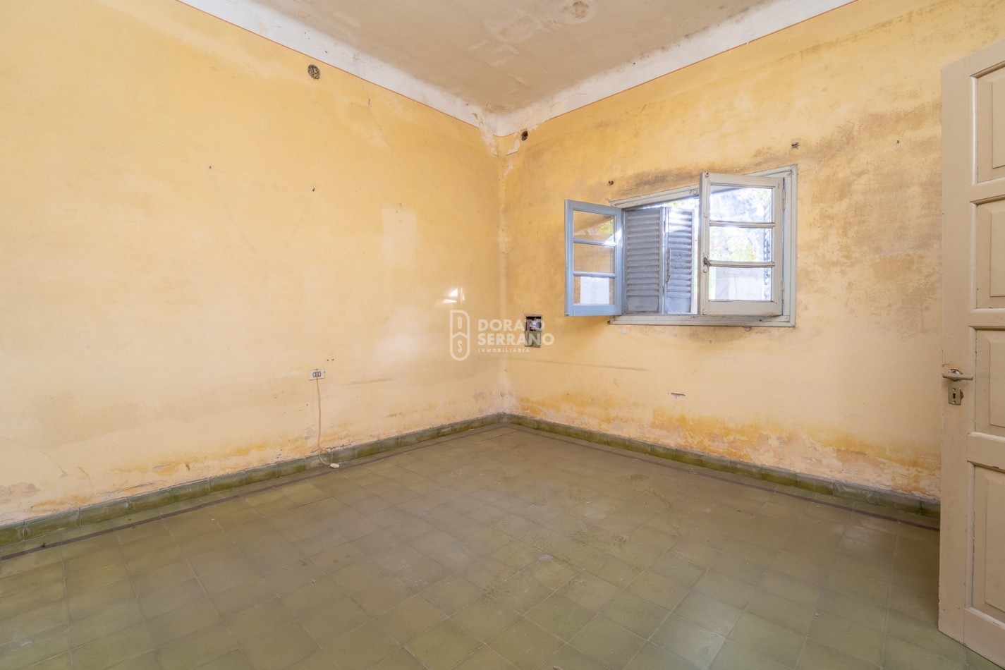 CASA A RECICLAR + LOTE PASANTE! 2 FRENTES!