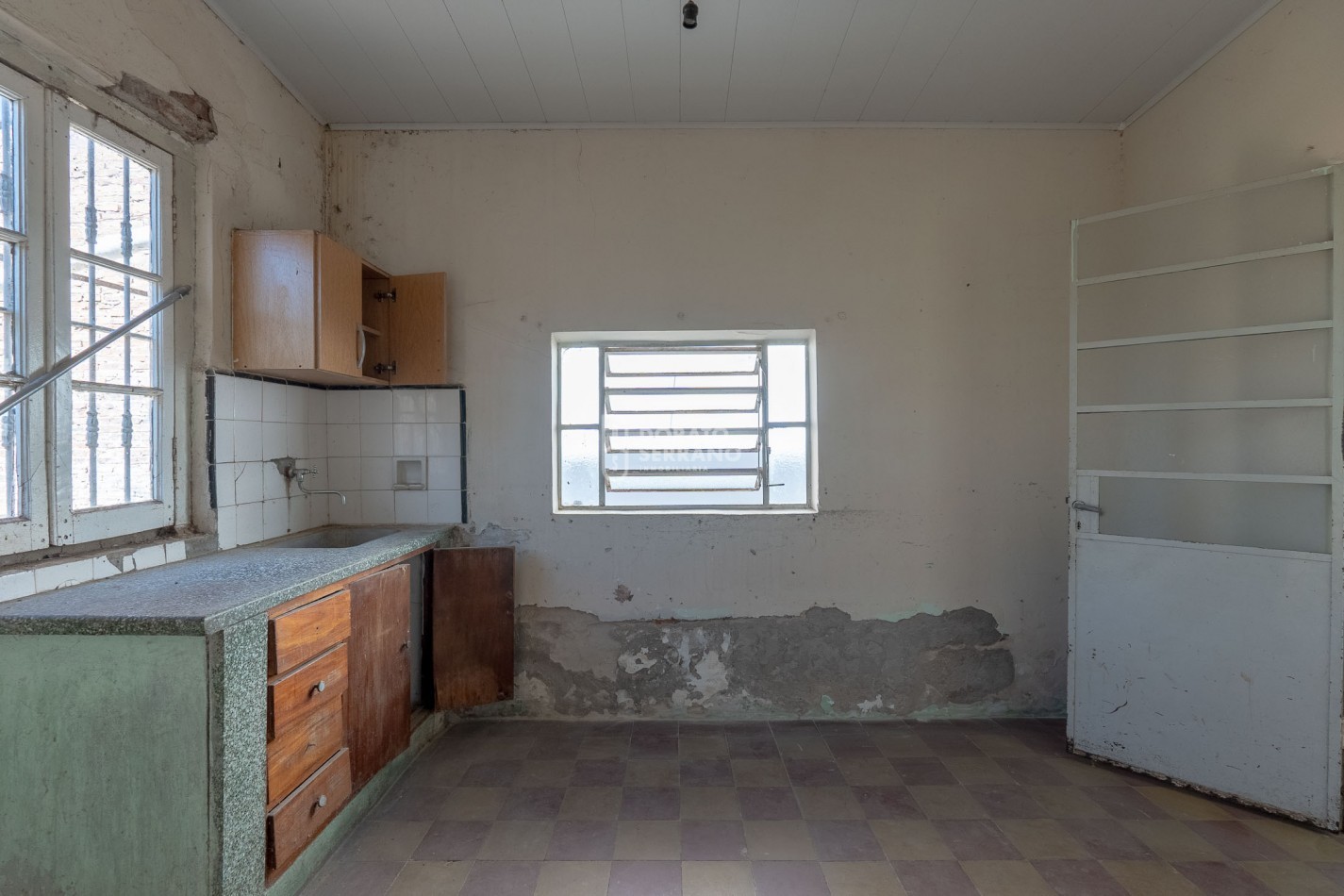 LOTE + CASA A DEMOLER O RECICLAR