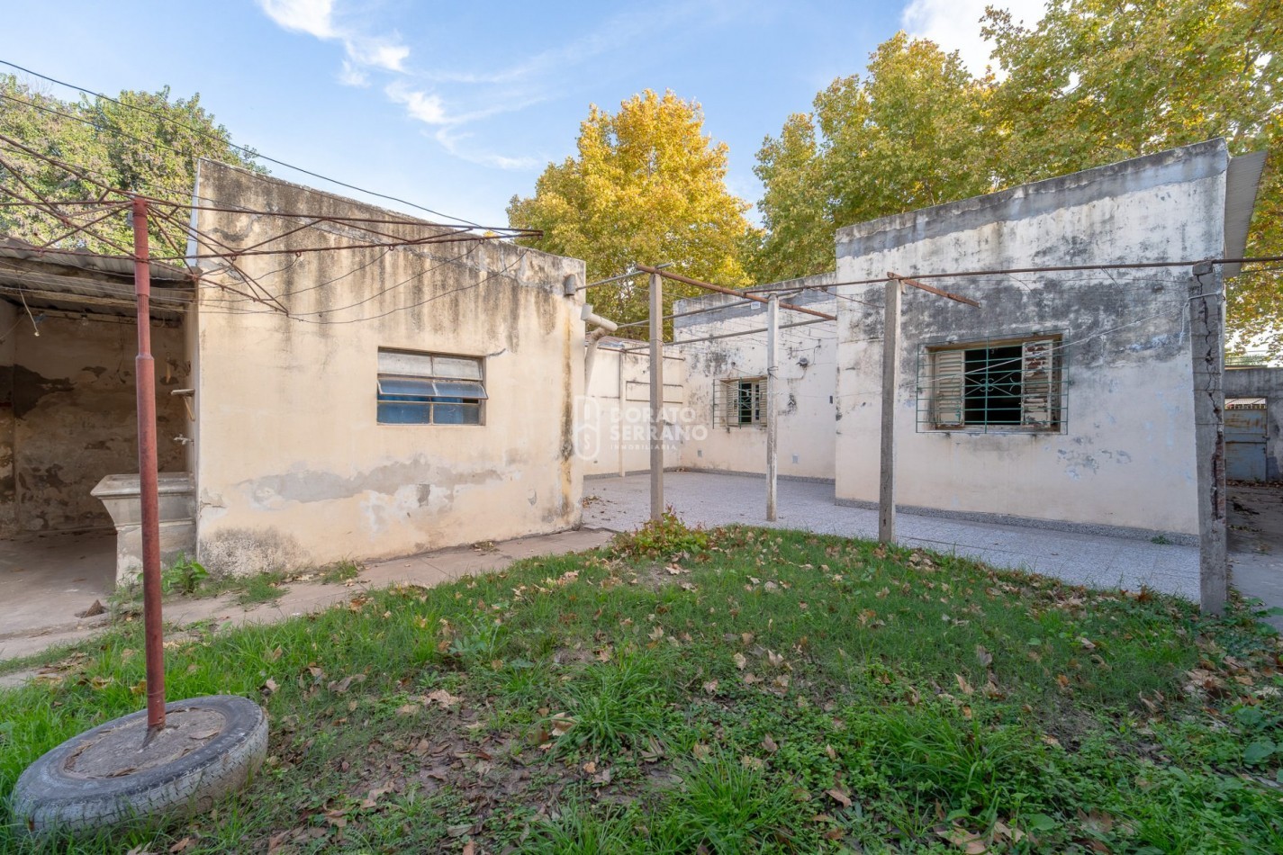 CASA A RECICLAR + LOTE PASANTE! 2 FRENTES!
