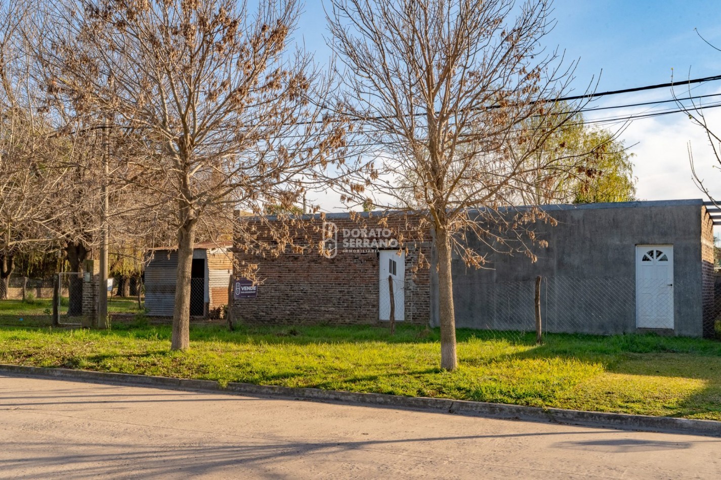 LOTE EN ESQUINA + CASA A TERMINAR! - AREA RESIDENCIAL!