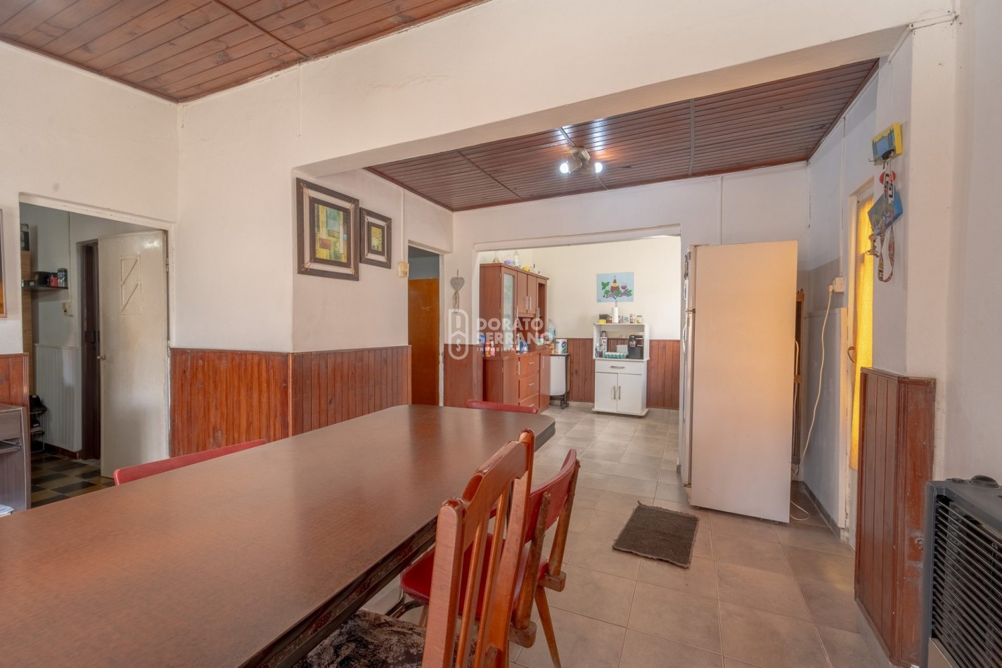 CASA EN ESQUINA / TODOS LOS SERVICIOS!