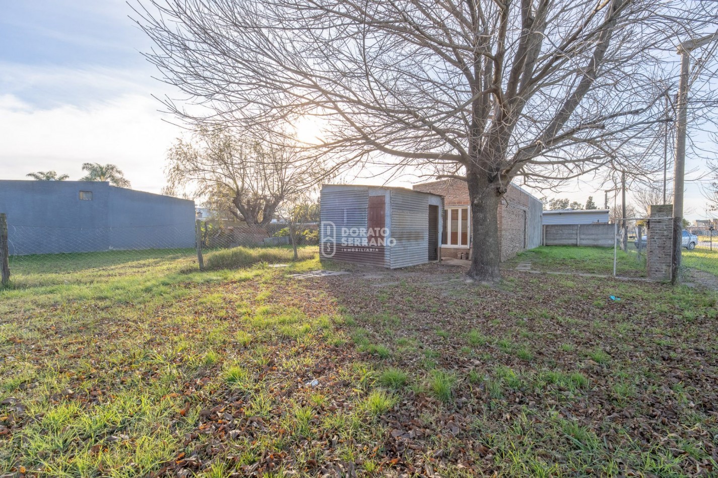 LOTE EN ESQUINA + CASA A TERMINAR! - AREA RESIDENCIAL!