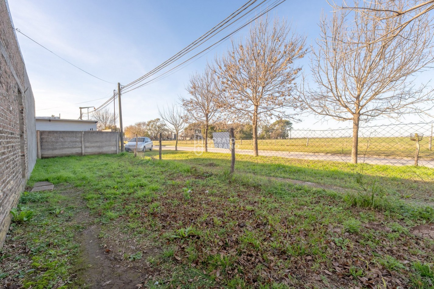 LOTE EN ESQUINA + CASA A TERMINAR! - AREA RESIDENCIAL!
