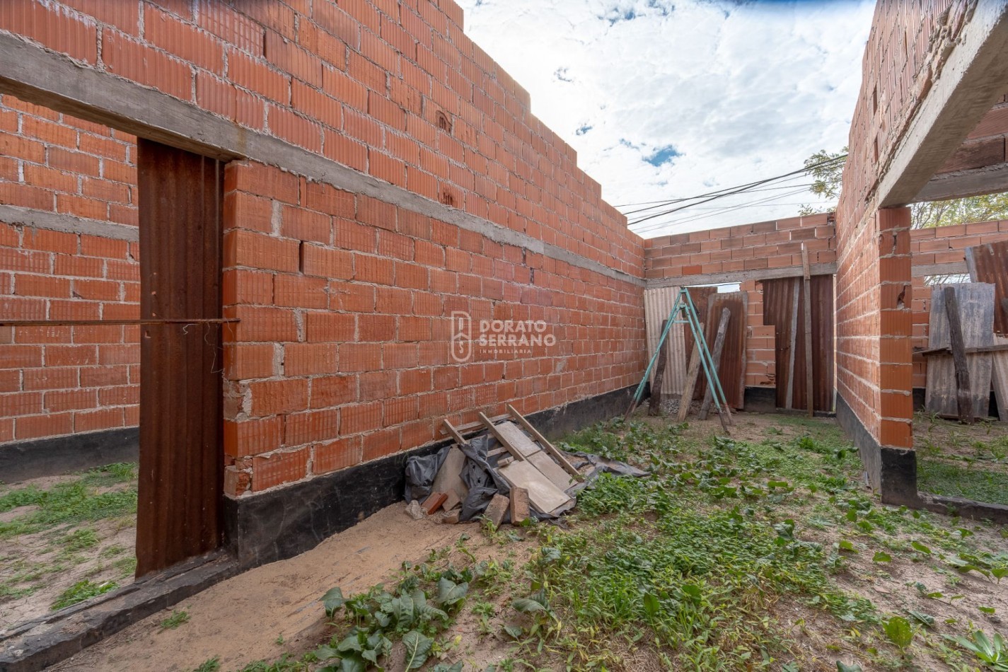 LOTE + CASA A TERMINAR! 