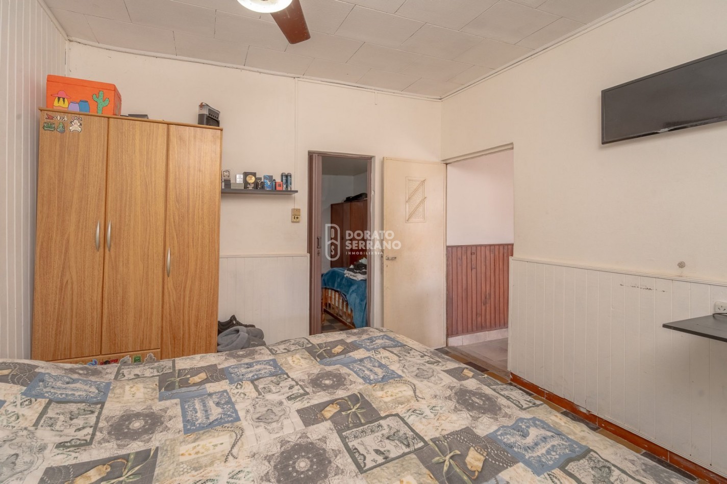 CASA EN ESQUINA / TODOS LOS SERVICIOS!