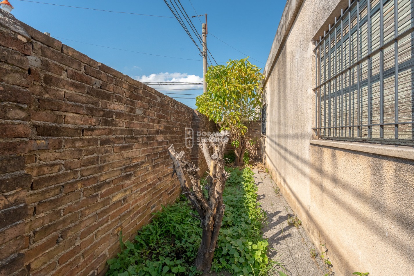 CASA EN ESQUINA! GRAN UBICACION!