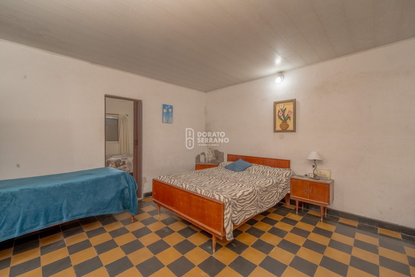 CASA EN ESQUINA / TODOS LOS SERVICIOS!