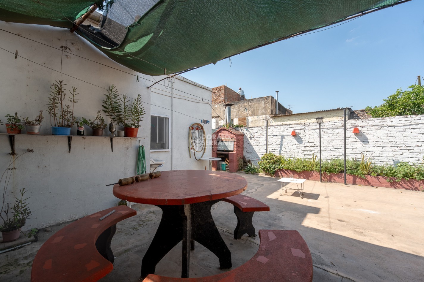 OPERATIVA! A MTS. DE AVENIDA! TODOS LOS SERVICIOS.