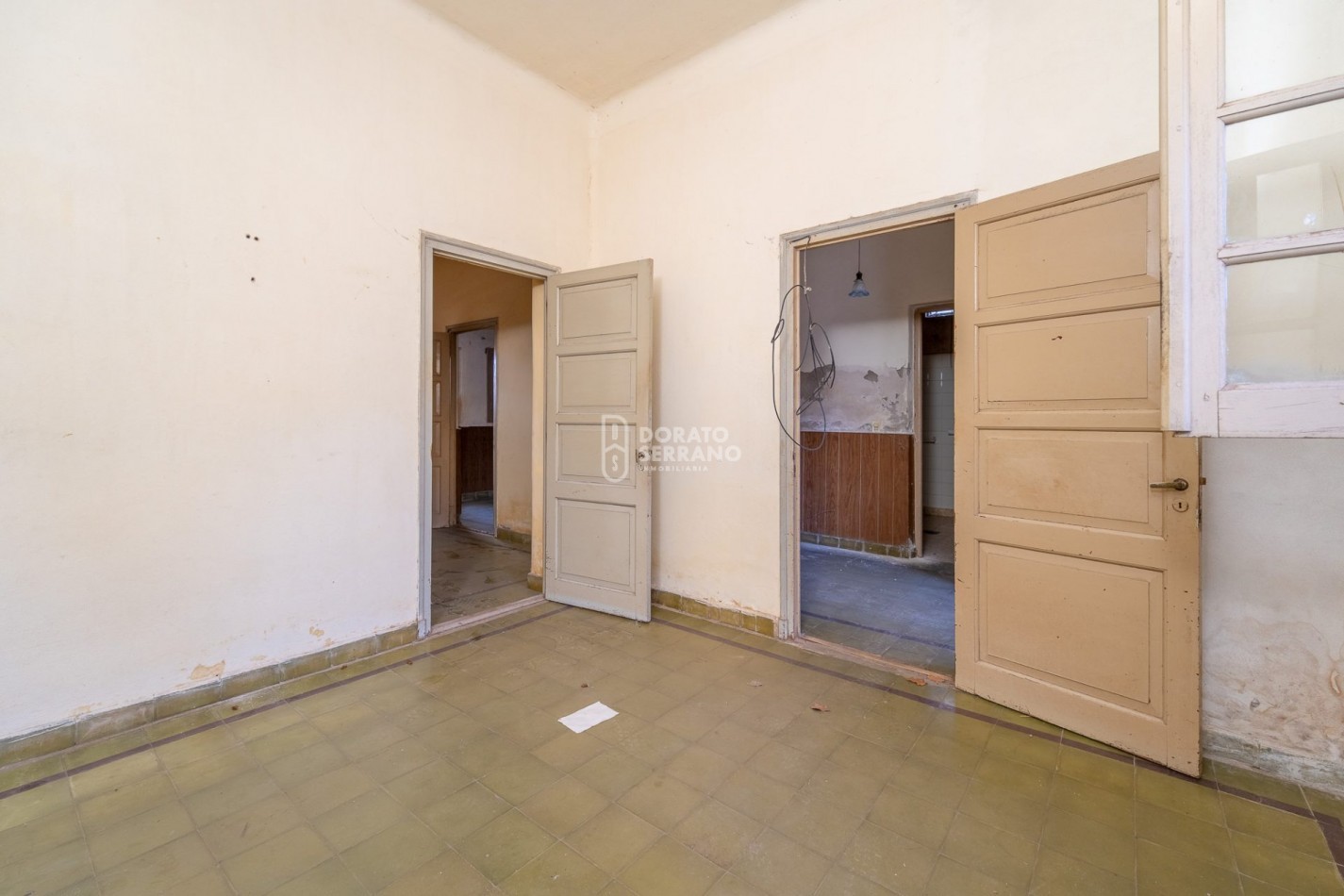 CASA A RECICLAR + LOTE PASANTE! 2 FRENTES!
